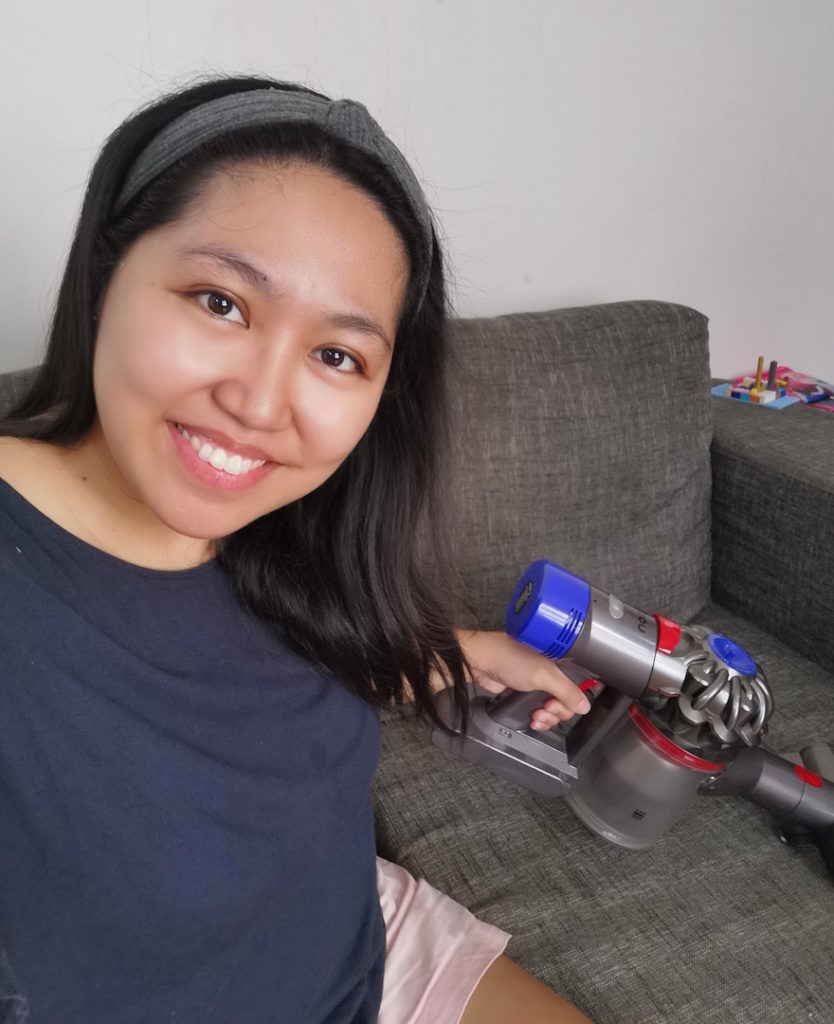 Dyson v8 best sale fluffy review